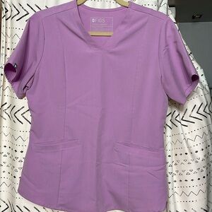 FIGS Casma Slim Two-Pocket Scrub Top - Dusk